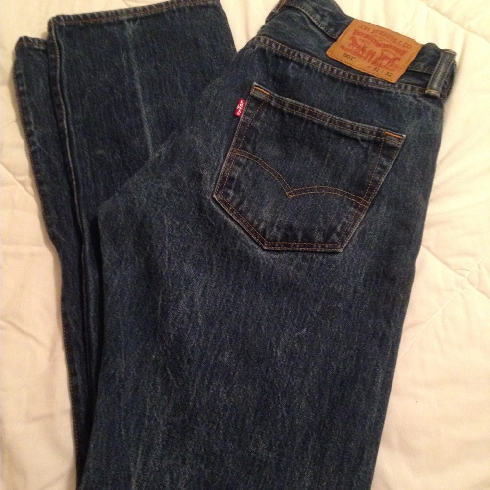 501 button fly Levi's jeans